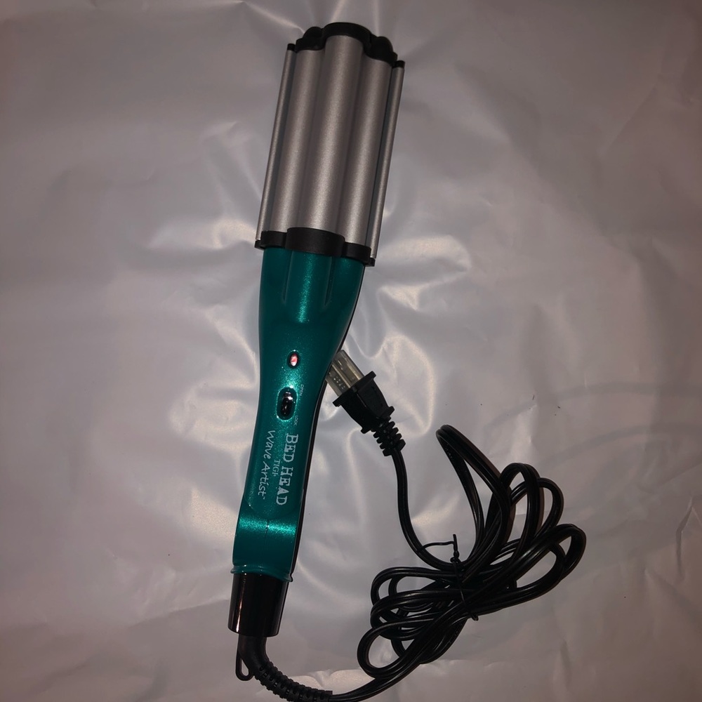 Bed Head Wave Artist. New without box